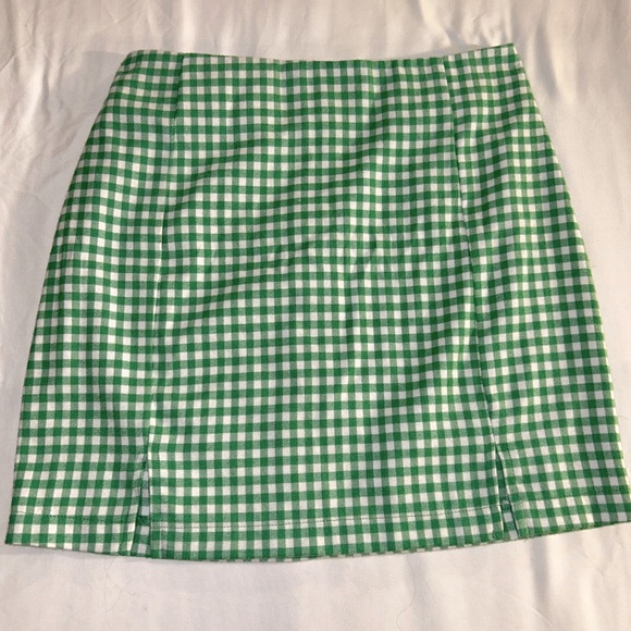 Love On A Hanger Green Gingham Mini Skirt - Picture 1 of 4